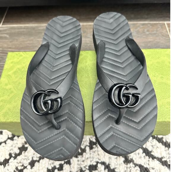 GUCCI Marmont GG Rubber Flip Flops Size 37 NEW IN BOX - Picture 1 of 7